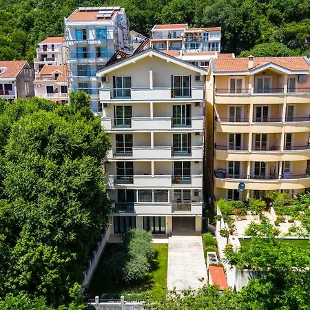 Premier 4* Budva