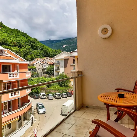 Hotel Premier Ex Nadezda 4*