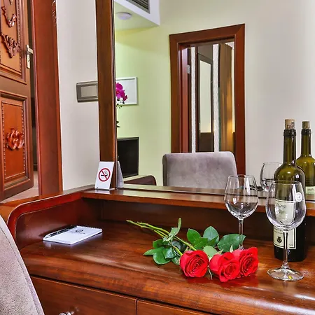 Hotel Premier Ex Nadezda 4*